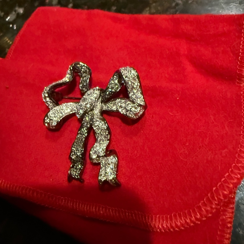 Kjl Kenneth Jay Lane Vintage Crystal Bow Brooch - image 2